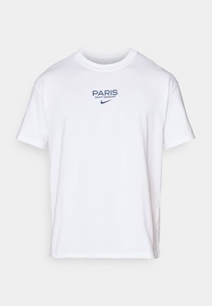 T-shirt en coton blanc avec le texte brodé bleu "PARIS SAINT-GERMAIN" et le logo Nike sur le devant. Encolure classique et manches courtes.