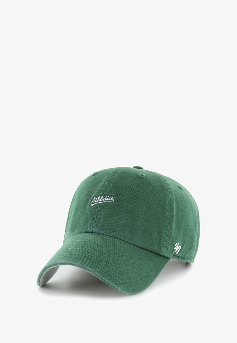 Grüner Baumwoll-Baseballcap mit gebogenem Schirm, gesticktem "Athletics"-Logo in Weiß auf der Vorderseite und verstellbarem Riemen hinten.
