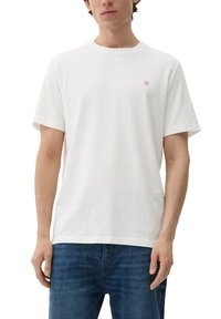 s.Oliver MIT LOGO STICKEREI - T-Shirt basic - weiß