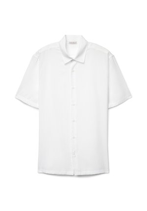 Chemise blanche à manches courtes avec des boutons et un col classique, présentée à plat sur un fond blanc.