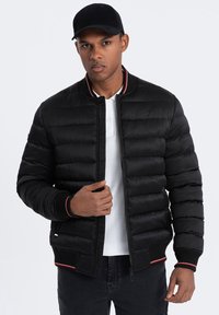 Unausgewählt, black