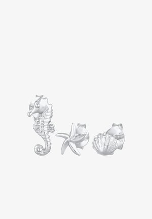 Srebrne naušnice u obliku morskih motiva s morskim konjićem, morskom zvijezdom i školjkom. Složen detalji s poliranim završetkom i izdržljivim dizajnom.