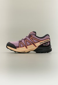 Niet geselecteerd, huckleberry/almond cream/nectarine