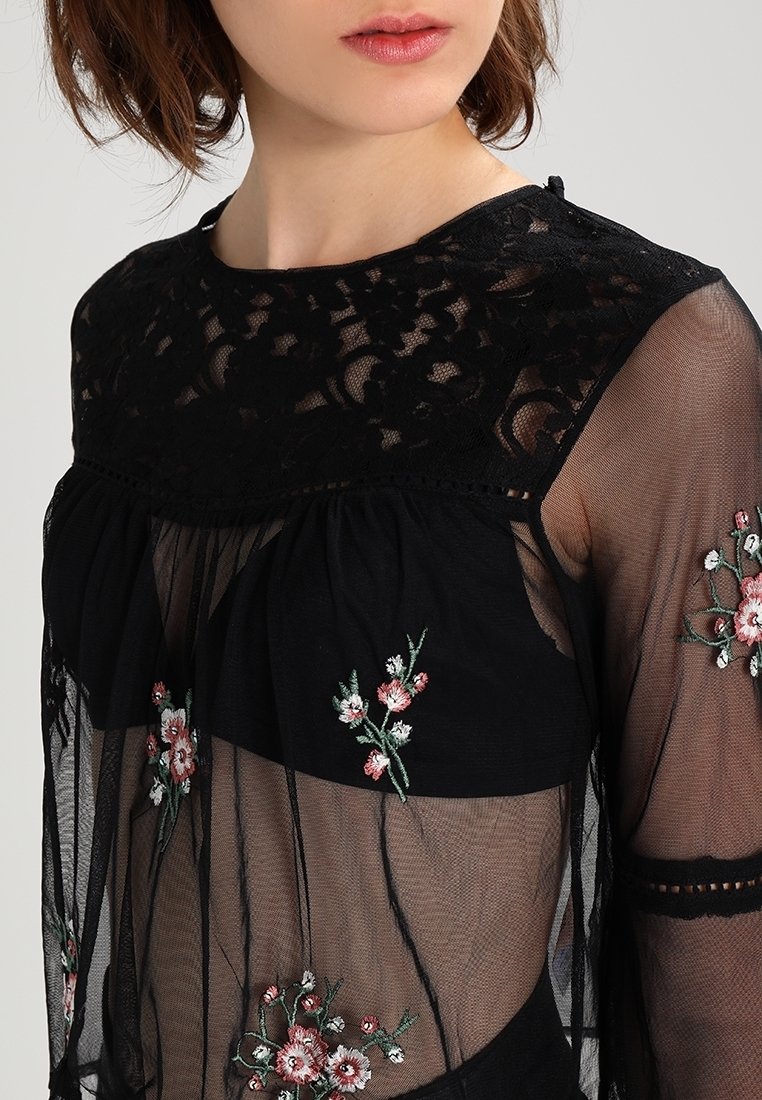 Haut Transparent Femme New Look Taille 12 – Perles Et Paillettes – Occasion Très Bon état