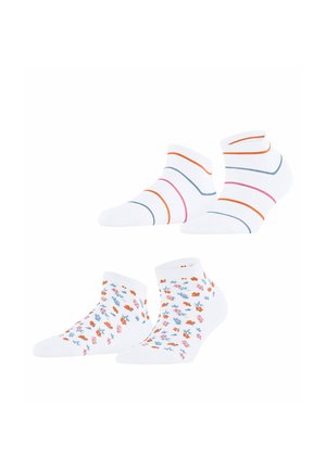 Zwei Paar weiße Knöchelsocken, eines mit mehrfarbigen horizontalen Streifen, das andere mit kleinen orangefarbenen, rosa und blauen Blumenmustern.