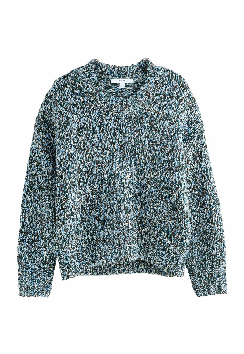 Grob gestrickter Pullover mit hohem Rippenkragen, der ein mehrfarbiges Muster aus Blau, Braun und Weiß aufweist und einen lässigen Schnitt hat.