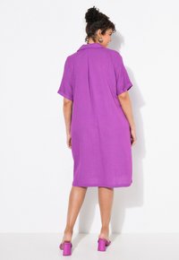 Ulla Popken SHORTSLEEVE - Denní šaty - violet