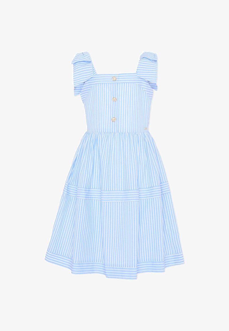 Lichtblauwe en witte mouwloze jurk met verticale strepen, knopen aan de voorkant en gerimpelde schouderbanden, knielengte rok.