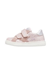 Sneakers rosa glitter con cinturini in velcro, dettagli in suede, tacco argentato e suola in gomma. Presentano un disegno a stella sul lato come dettaglio.