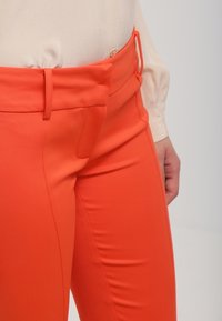 Patrizia Pepe Trousers - coral