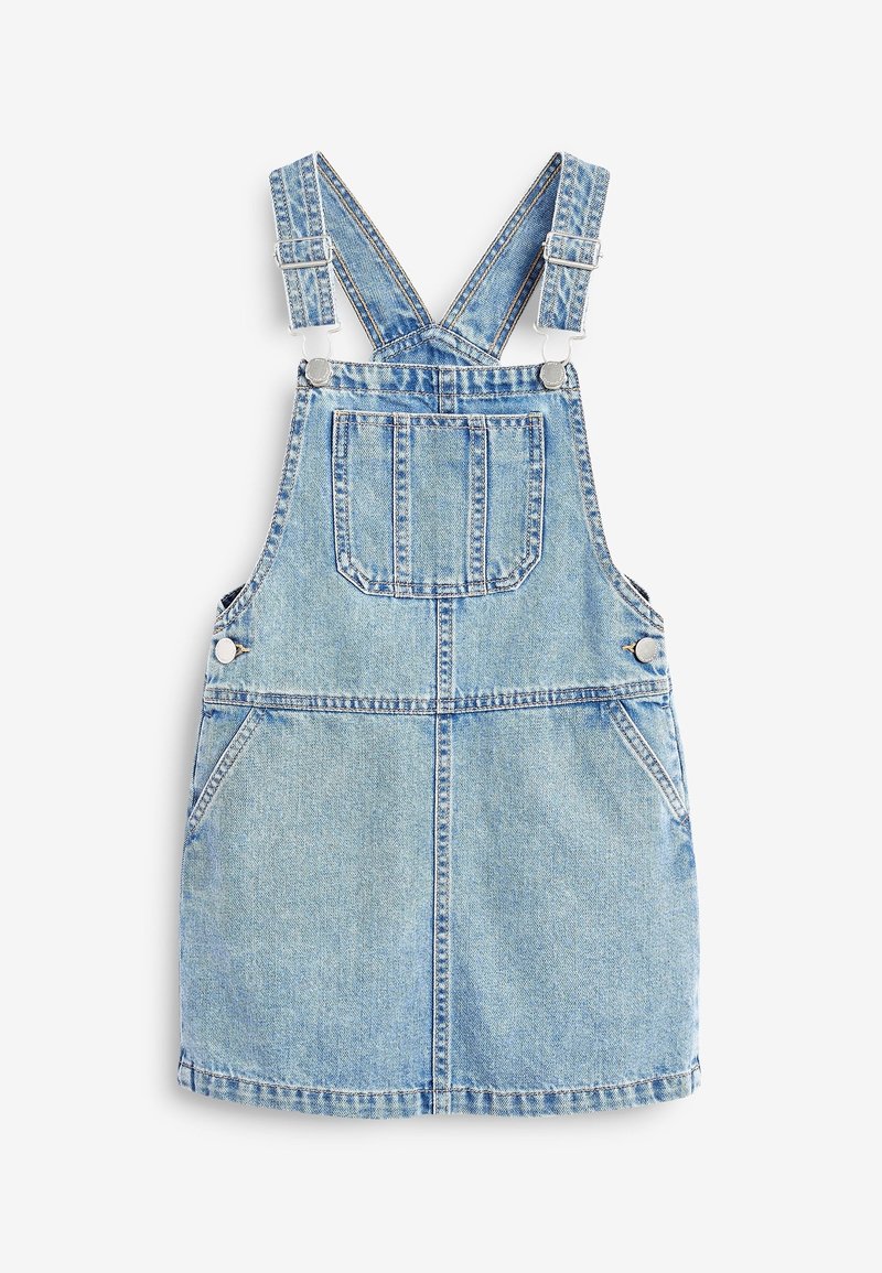 Jeanshängselklänning i ljusblått, med justerbara axelremmar, framfickor och en bakficka med texturerad finish.