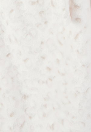 Tessuto bianco con una superficie morbida e pelosa, caratterizzato da un sottile motivo brown maculato irregolare. Adatto per abbigliamento caldo o coperte.