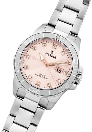 Orologio quartz Festina con cinturino in acciaio inox argentato e quadrante rotondo rosa, caratterizzato da indicatori delle ore in cristallo e display della data. Resistente all'acqua fino a 10 bar.