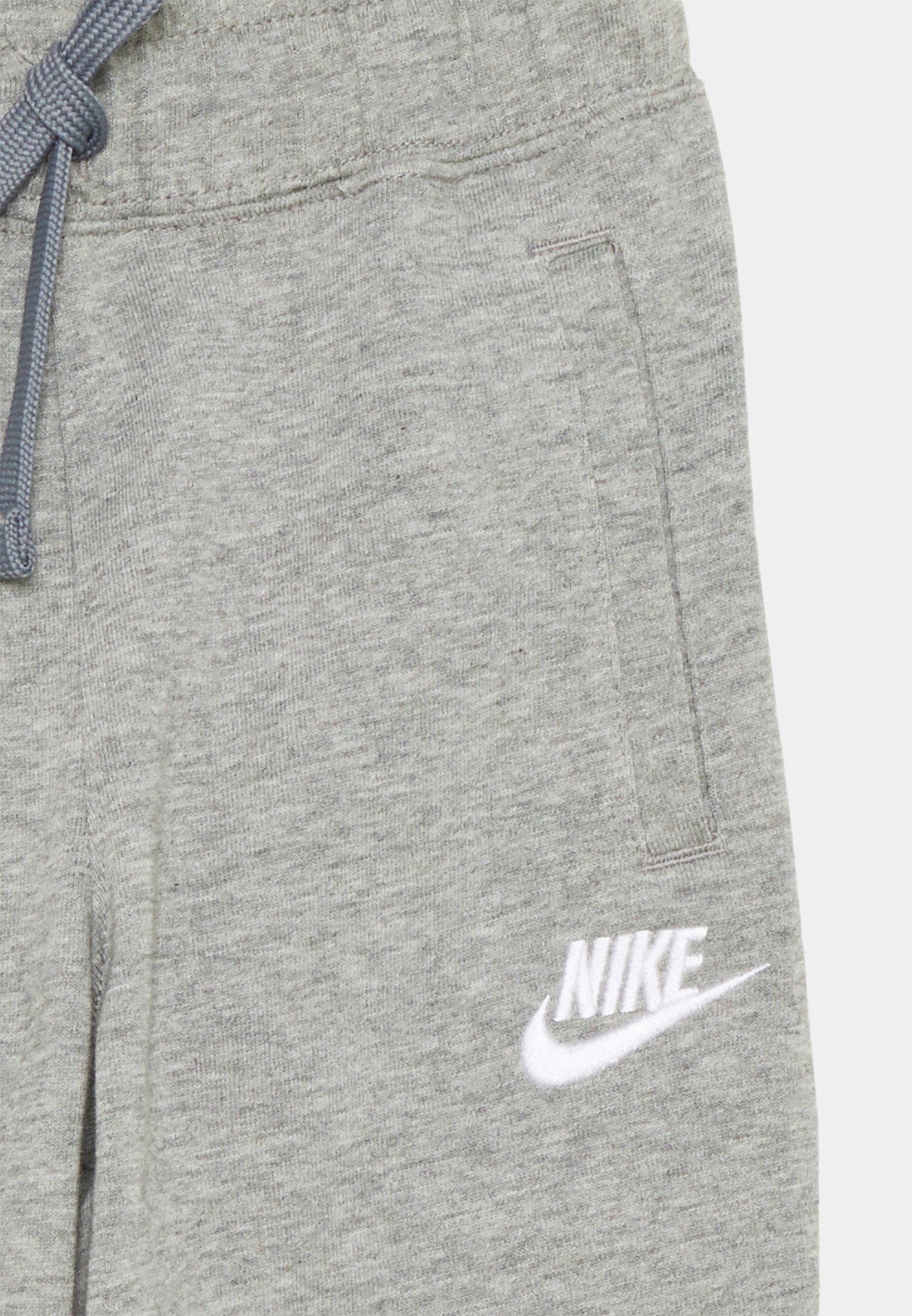 bermuda jogger nike
