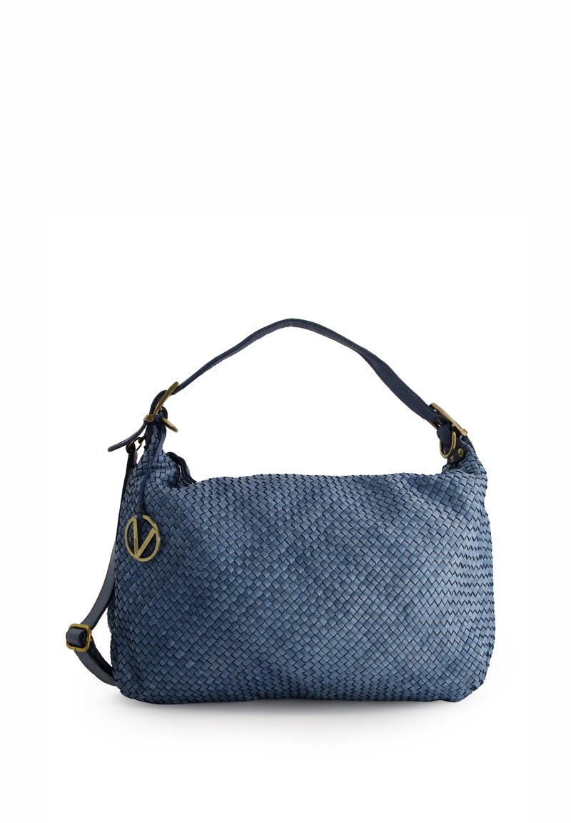 Geweven blauwe leren handtas met een gestructureerd oppervlak, verstelbare schouderriem, hardware in goudkleur en een logo-accent aan de voorkant.