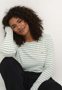 Kaffe Curve KCLIA - Langarmshirt - chalk granite green pink heart
