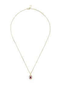 Guld halskæde med en rektangulær rubinvedhæng omkranset af små hvide diamanter, med et delikat linksdesign.