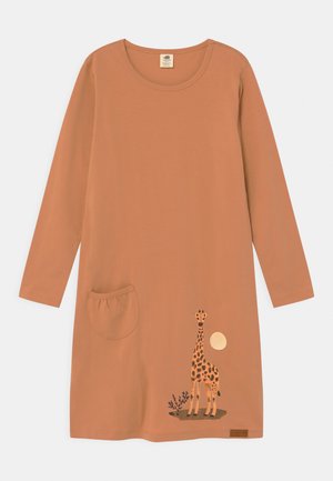 GIRAFFE - Žerzejové šaty - camel