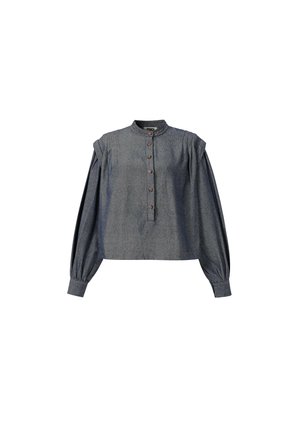 Dunkelgraue Bluse mit langen Ärmeln, hohem Kragen, Knopfleiste mit sechs Knöpfen, plissierten Schultern und Ärmel mit Manschetten.