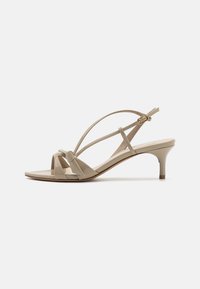SYLVIE - Sandalen - chalk