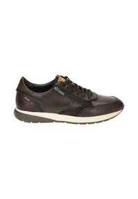 Zapatilla de cuero marrón con acentos texturizados, cierre de cordones y cremallera lateral. Media suela blanca y suela de goma. Acabado suave y diseño deportivo.