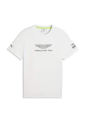 Wit t-shirt met korte mouwen met het Aston Martin-logo en de tekst "FORMULA ONE TEAM" op de voorkant, Puma-logo op de linkermouw en sponsornummer op de rechtermouw.