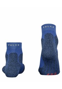 Calcetines tobilleros azules hechos de material texturizado, con puños acanalados, áreas de talón acolchadas y un logotipo en la parte superior.