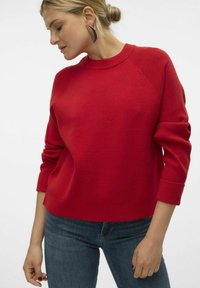 Vero Moda VMGOLD - Strickpullover - salsa