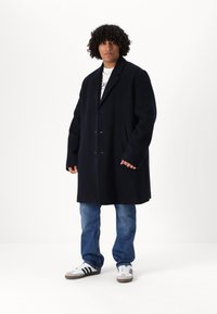 Tommy Hilfiger Abrigo clásico - desert sky