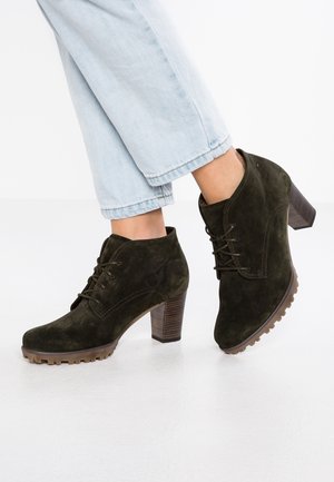 Ankle boot