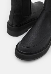 Even&Odd Wide Fit Kozačky na platformě - black