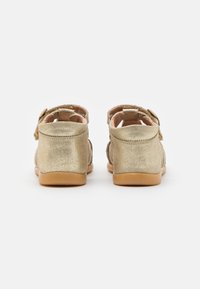 Petit Nord Copenhagen DIAMOND STARTER UNISEX - Obuća za bebe - goldie