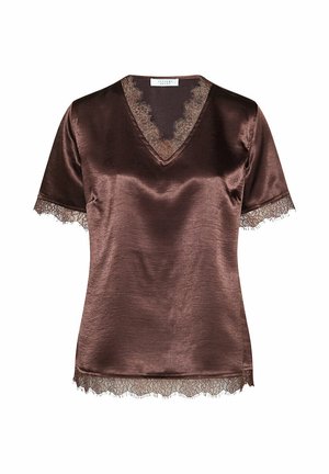 Brun satin top med V-hals og korte ærmer, pyntet med delikat blonderkant omkring halsudskæringen og ærmerne. Glat tekstur.