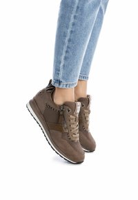 Refresh Zapatillas - taupe