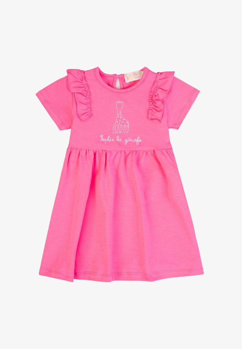 Abito per bambina piccolo di colore rosa acceso con maniche corte arricciate, vita arricciata e giraffa ricamata bianca con la scritta "Sophie la girafe" sul davanti.