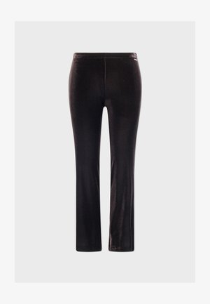 Czarne aksamitne spodnie o dopasowanym kroju, z gładką teksturą i subtelnym połyskiem, bez widocznych elementów metalowych lub wzorów.