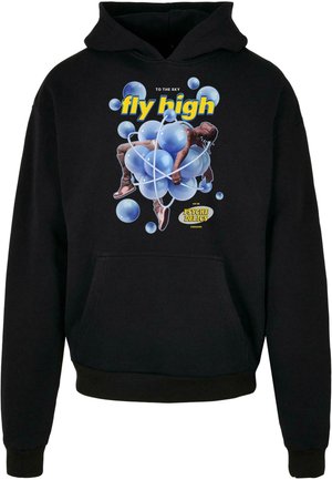 Musta huppari, jossa on keskellä sinisiä kuplia ja hahmo. Teksti "fly high" keltanaisena. Etupuolella kengurutasku.