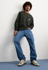 Carhartt WIP VERNER POCKET - Tops ar garām piedurknēm - dark navy/office green