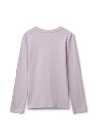 Langärmliges Hemd in hellem Lavendel mit rundem Ausschnitt, aus weichem Baumwollmaterial und schlichtem Design; keine Muster oder Verzierungen.