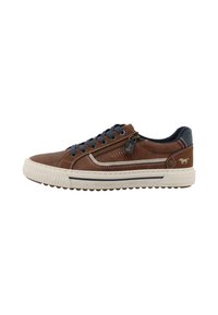 Sneaker in pelle marrone con lacci blu navy, cerniera laterale, suola in gomma bianca e battistrada testurizzato. Presenta un logo discreto sul tallone.