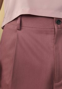 Next Short - pink
