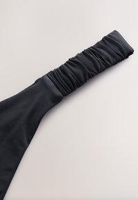 Bikinialaosa - black