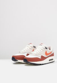 Nike Sportswear AIR MAX 1 - Sportcipő - sail/vintage coral/mars stone