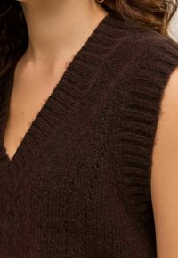Next Top - brown