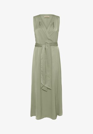 Šviesiai žalia apklijavimo suknelė iš lygaus audinio, turinti dirželį liemens, V formos iškirptę, be rankovių ir subtilius raukšlėjimus krūtinėje.