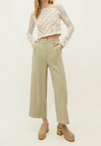 Stradivarius Pantalon classique - light green
