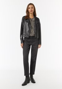 comma casual identity Bluse - schwarz
