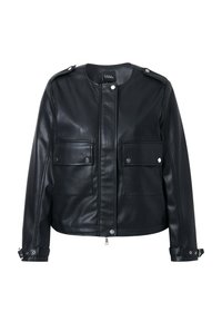 Veste en cuir noir avec un col rond, deux poches avant, des fermetures à bouton pression et des poignets ajustables. Texture lisse avec des accents de design minimalistes.