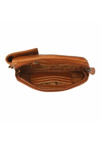 The Chesterfield Brand Bandolera - cognac