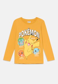 Gelbes Langarm-T-Shirt mit einem Grafik-Motiv von Pikachu und drei Pokémon (Bisasam, Glumanda, Schiggy) mit Zahlen. Aus Baumwollstoff.